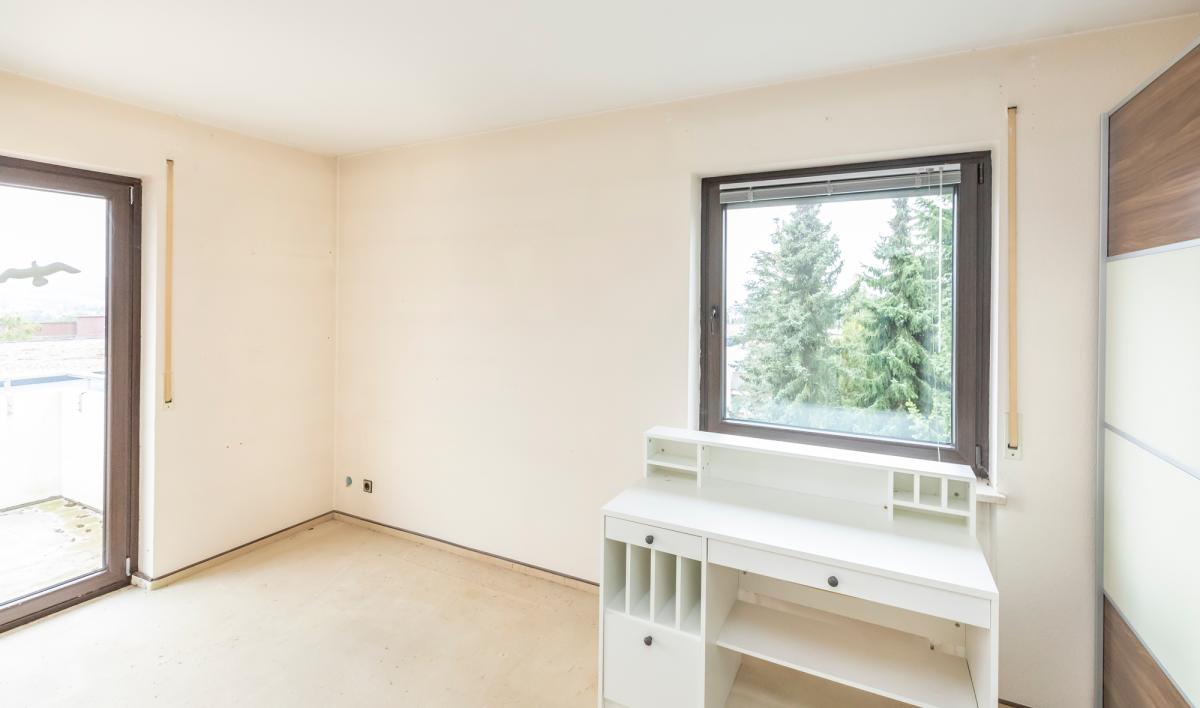Unmöbliertes Arbeitszimmer vor dem Home Staging